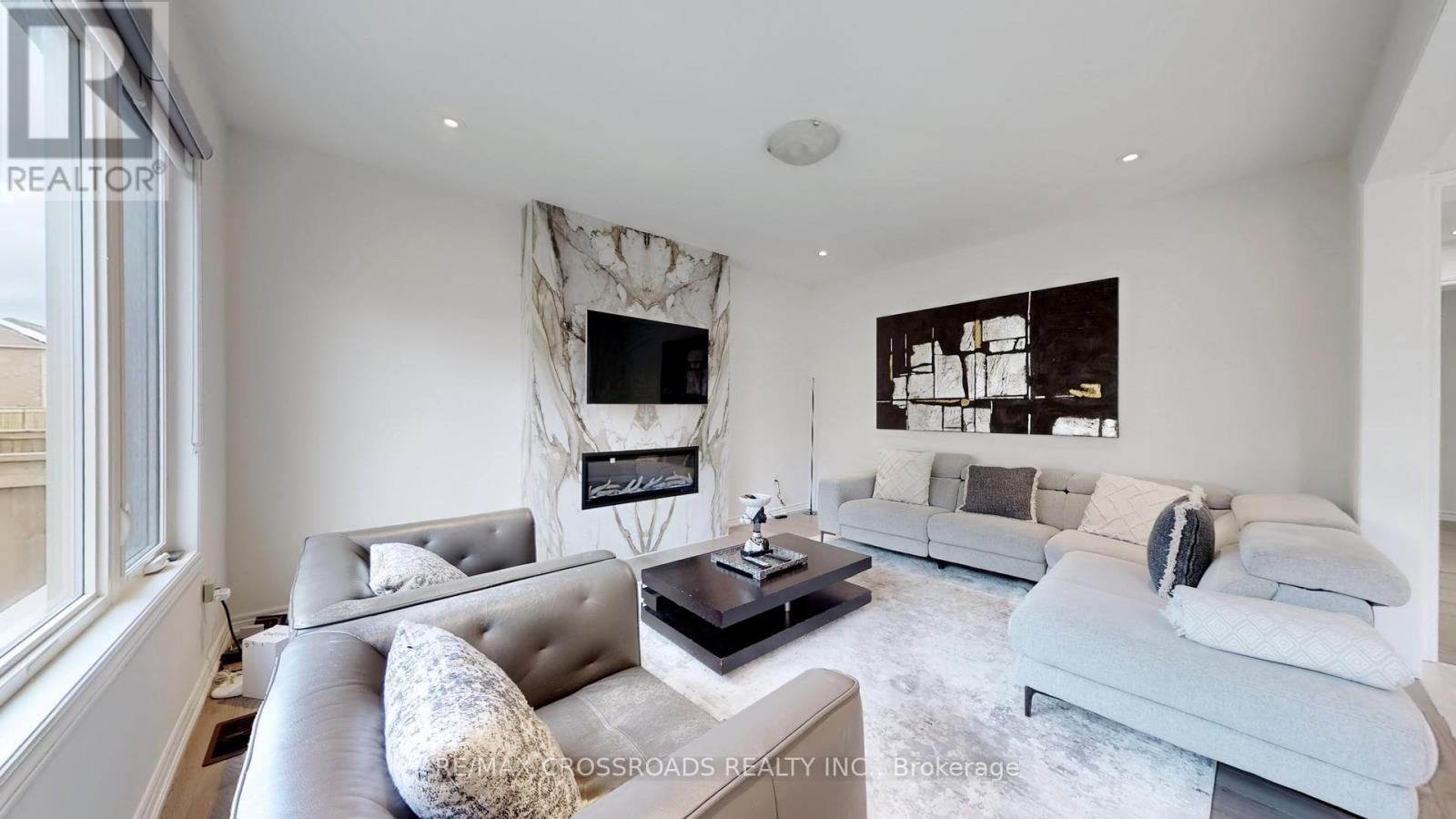 234 Wesmina Avenue, Whitchurch-Stouffville, Ontario  L4A 5C2 - Photo 10 - N12572792