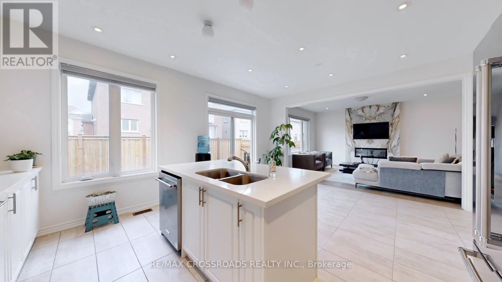 234 Wesmina Avenue, Whitchurch-Stouffville, Ontario  L4A 5C2 - Photo 14 - N12572792