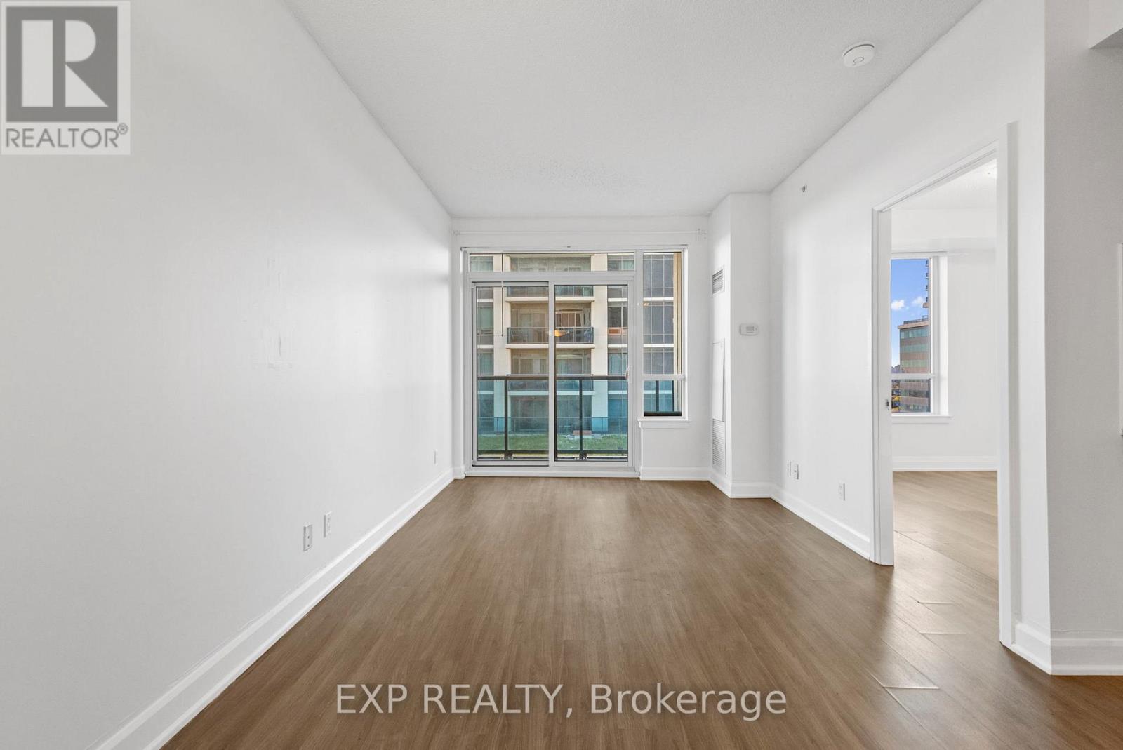 1011 - 7167 Yonge Street, Markham, Ontario  L3T 0E1 - Photo 2 - N12572800