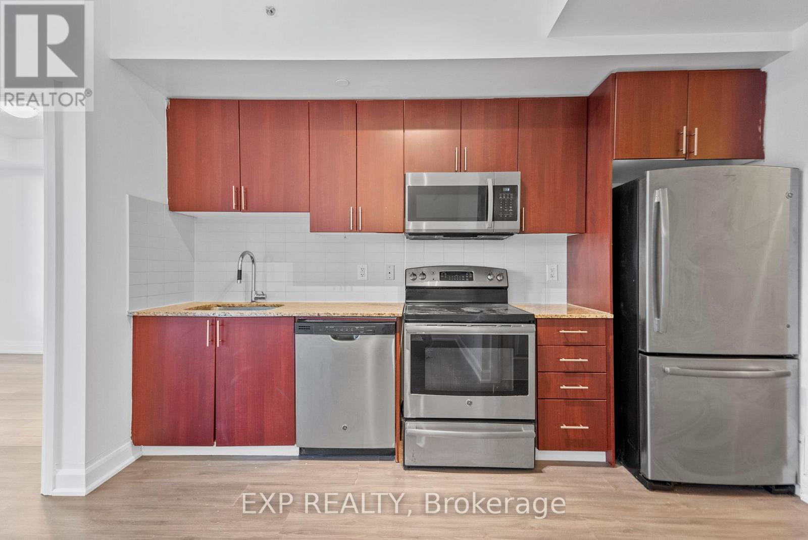 1011 - 7167 Yonge Street, Markham, Ontario  L3T 0E1 - Photo 4 - N12572800