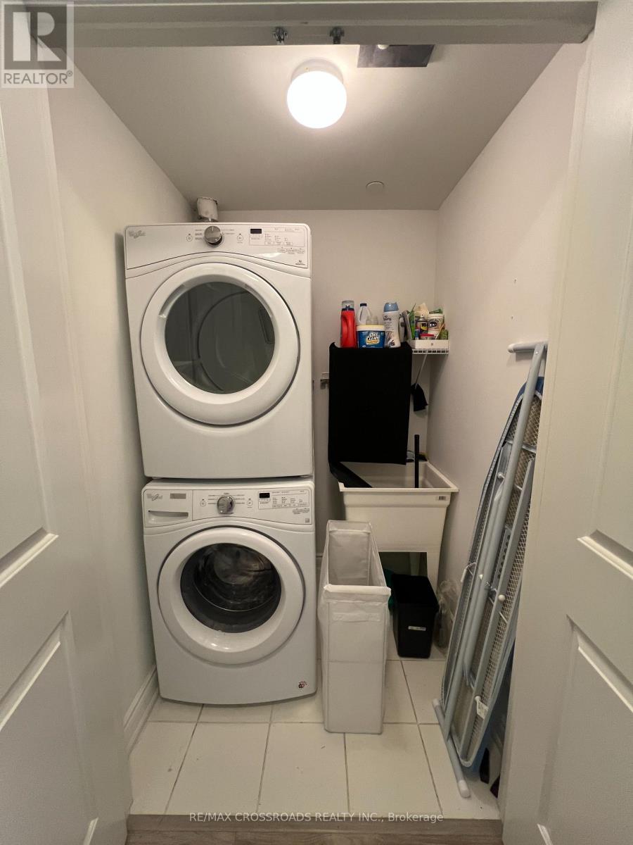 202 - 9618 Yonge Street, Richmond Hill, Ontario  L4C 0X5 - Photo 16 - N12572836