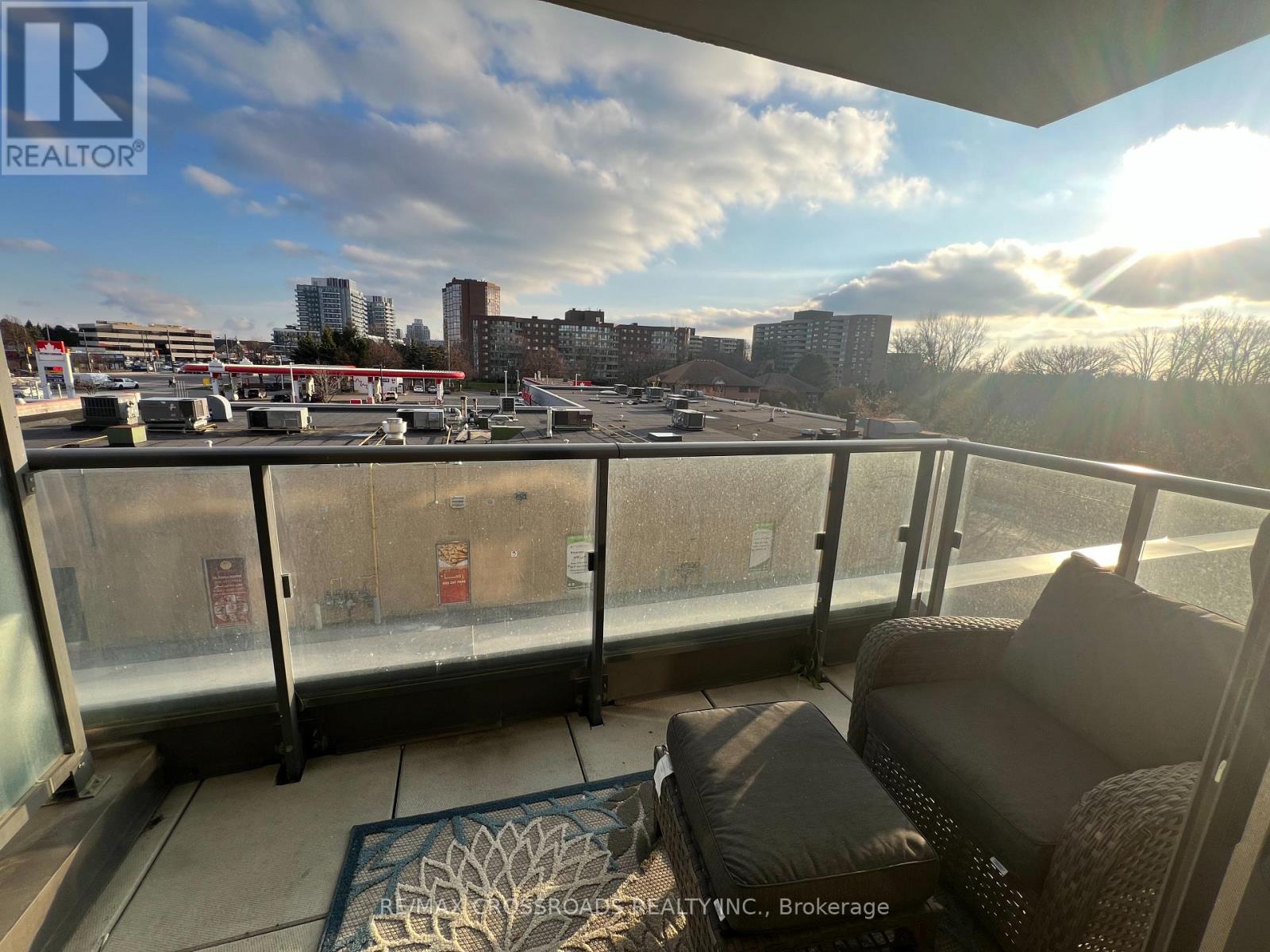 202 - 9618 Yonge Street, Richmond Hill, Ontario  L4C 0X5 - Photo 18 - N12572836