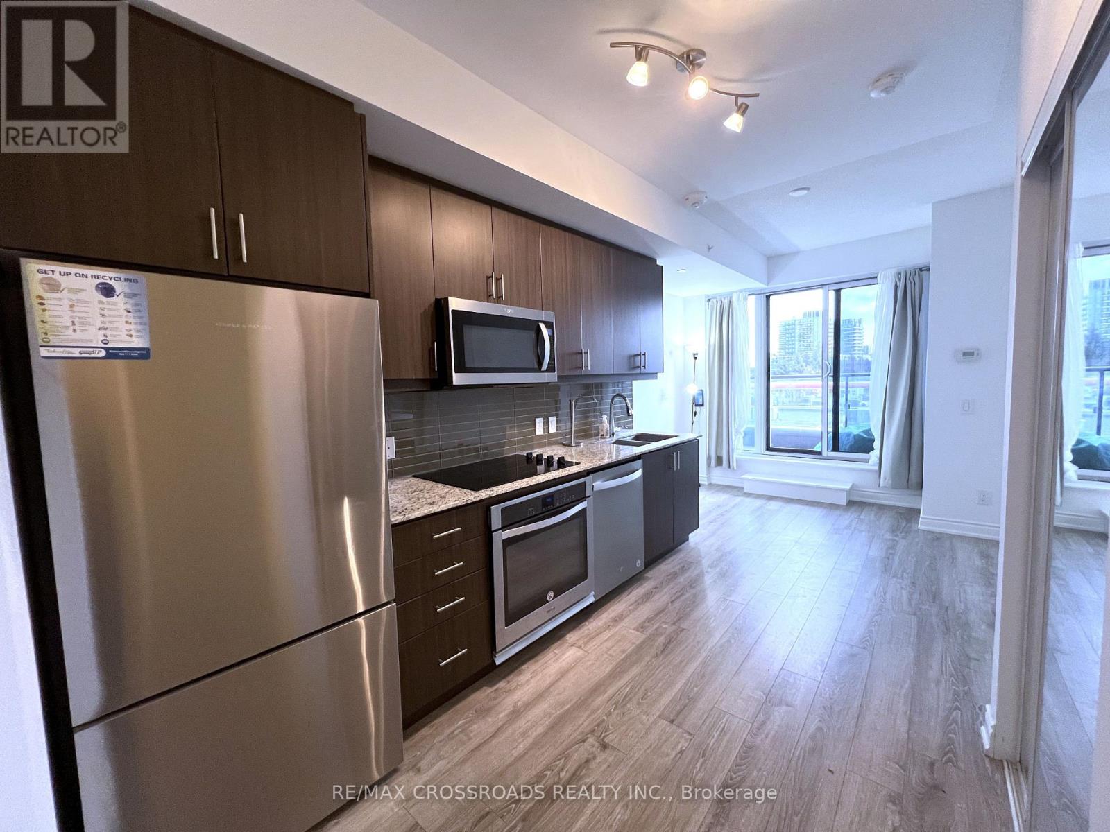 202 - 9618 Yonge Street, Richmond Hill, Ontario  L4C 0X5 - Photo 5 - N12572836