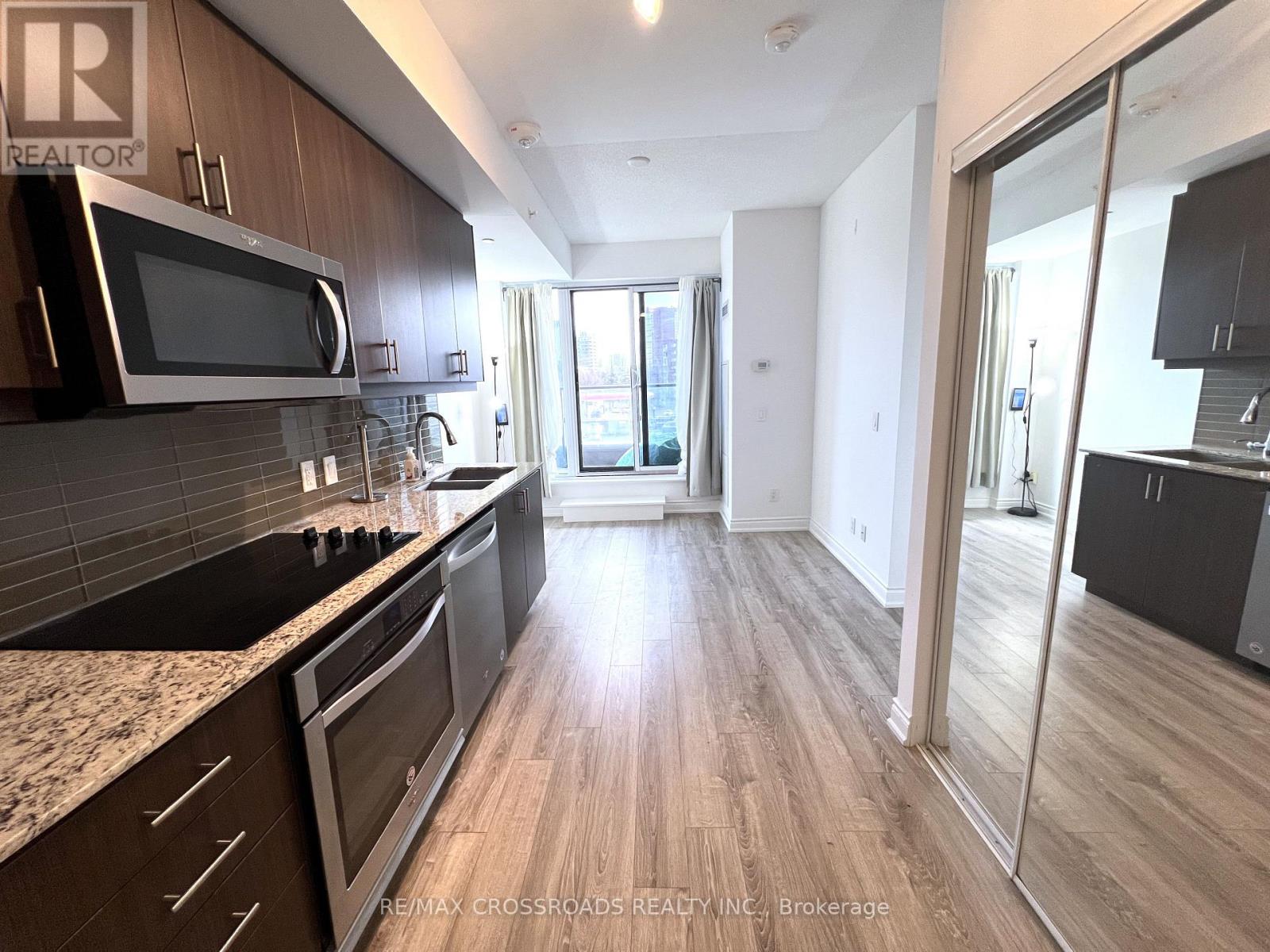 202 - 9618 Yonge Street, Richmond Hill, Ontario  L4C 0X5 - Photo 6 - N12572836