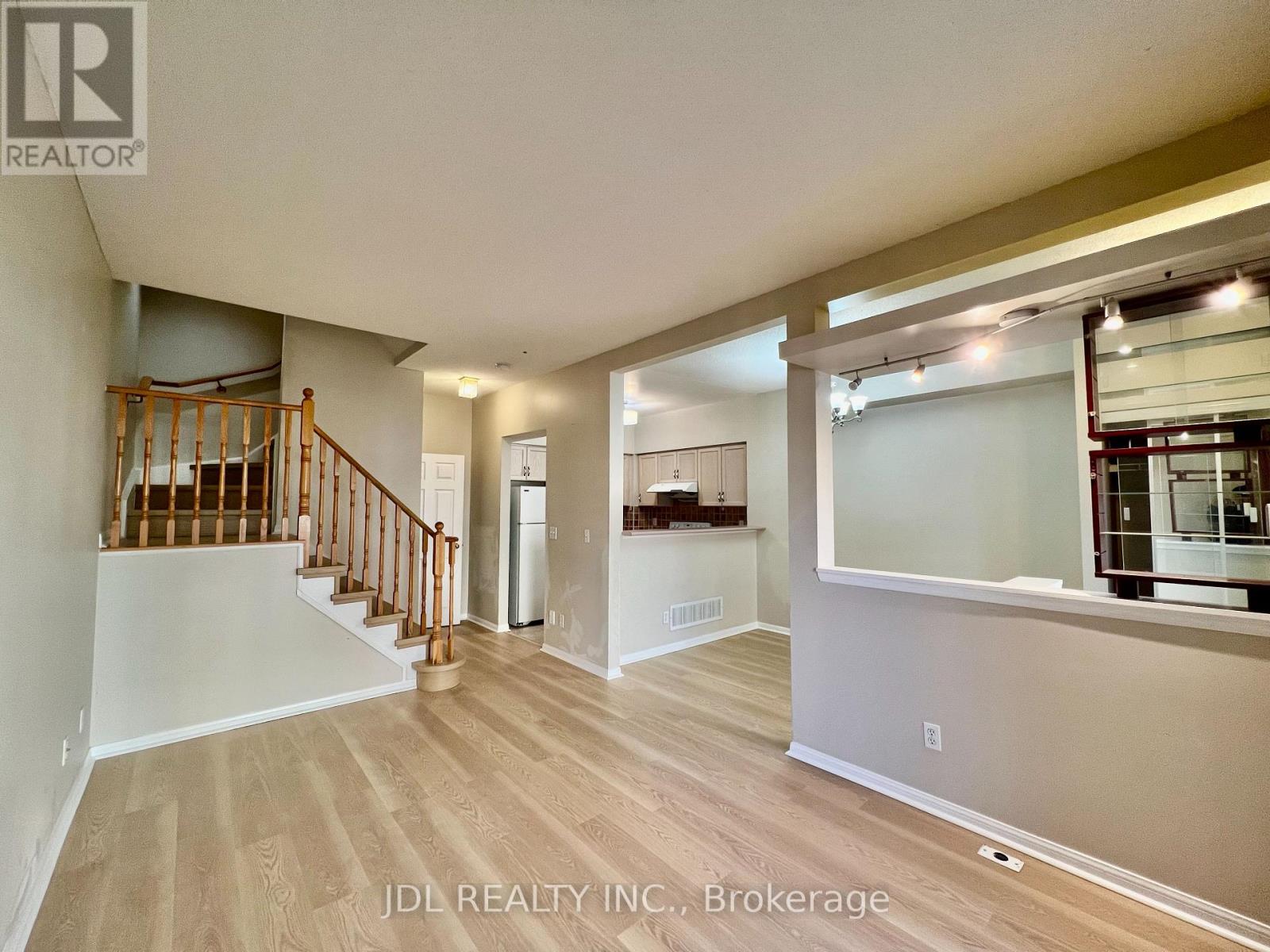 26 - 10 Cox Boulevard, Markham, Ontario  L3R 4G2 - Photo 7 - N12572862