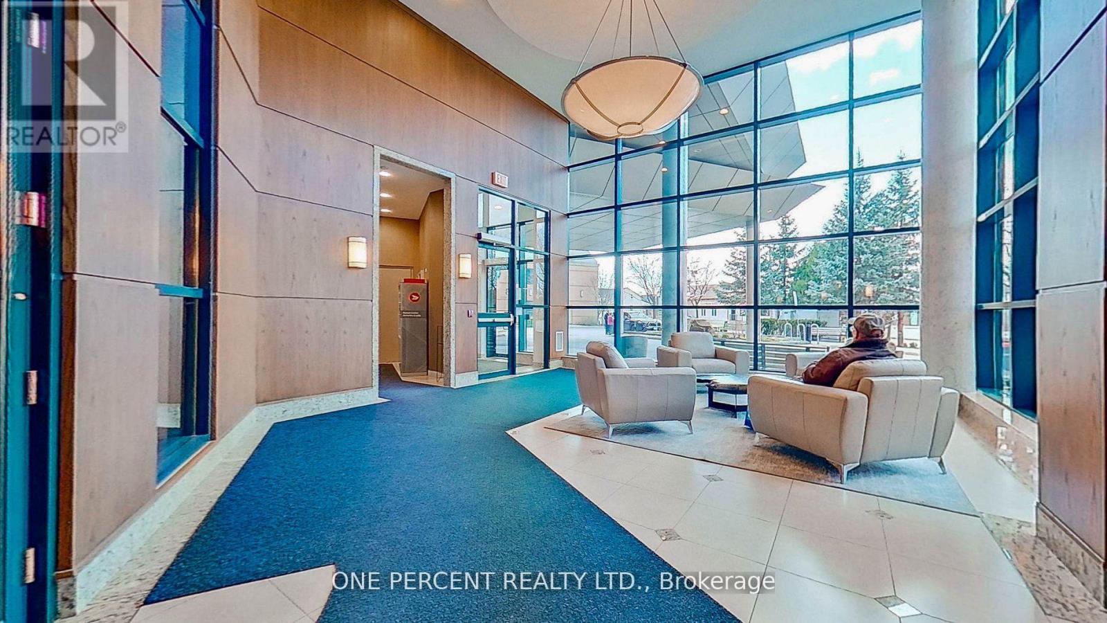 604 - 33 Ellen Street, Barrie, Ontario  L4N 6E9 - Photo 2 - S12572776