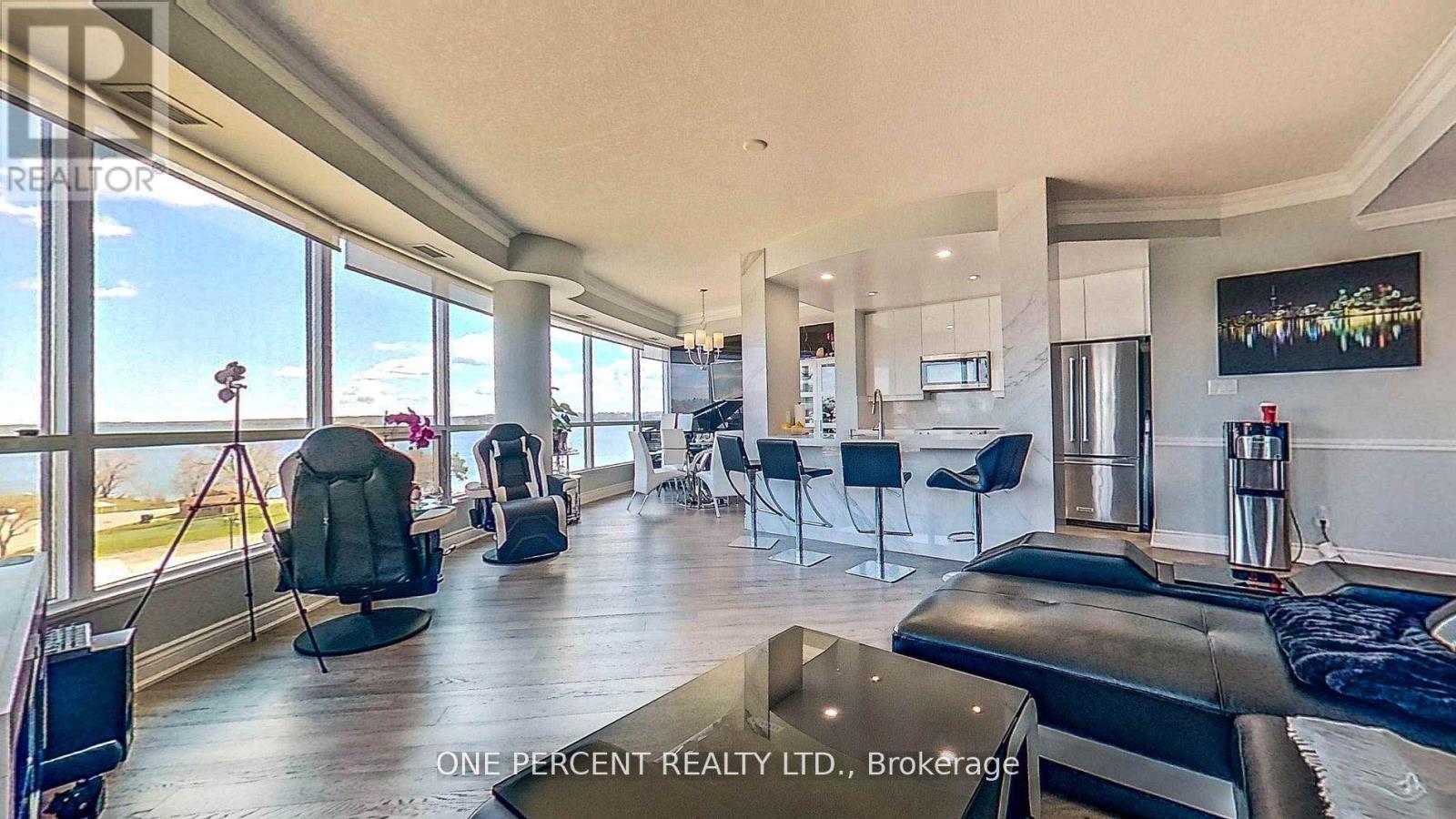 604 - 33 Ellen Street, Barrie, Ontario  L4N 6E9 - Photo 4 - S12572776