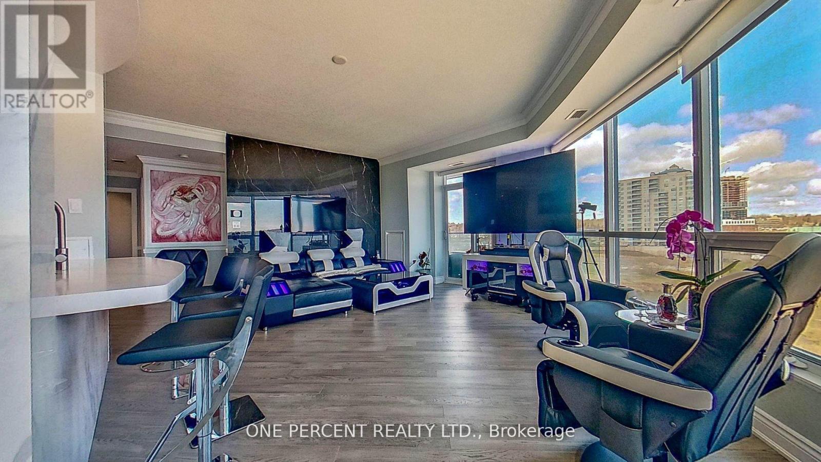 604 - 33 Ellen Street, Barrie, Ontario  L4N 6E9 - Photo 5 - S12572776