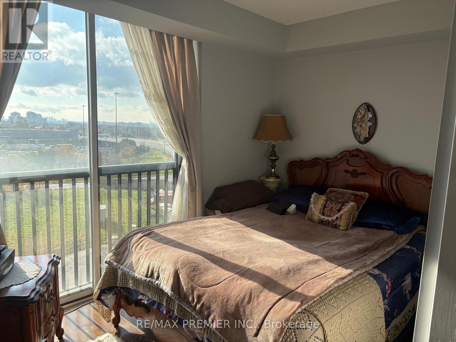 610 - 2737 Keele Street, Toronto, Ontario  M3M 2E9 - Photo 3 - W12572822