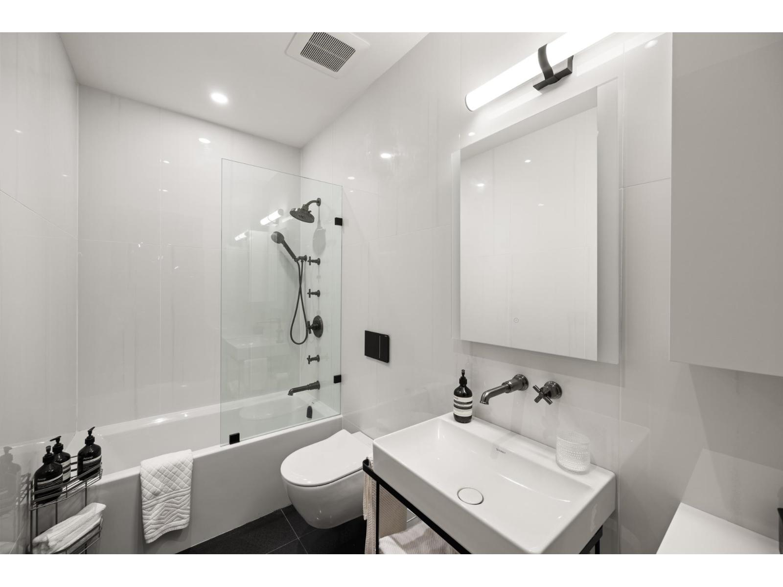 14555 Marine Drive, White Rock, British Columbia V4B 1B5 - Photo 32 - R3069349