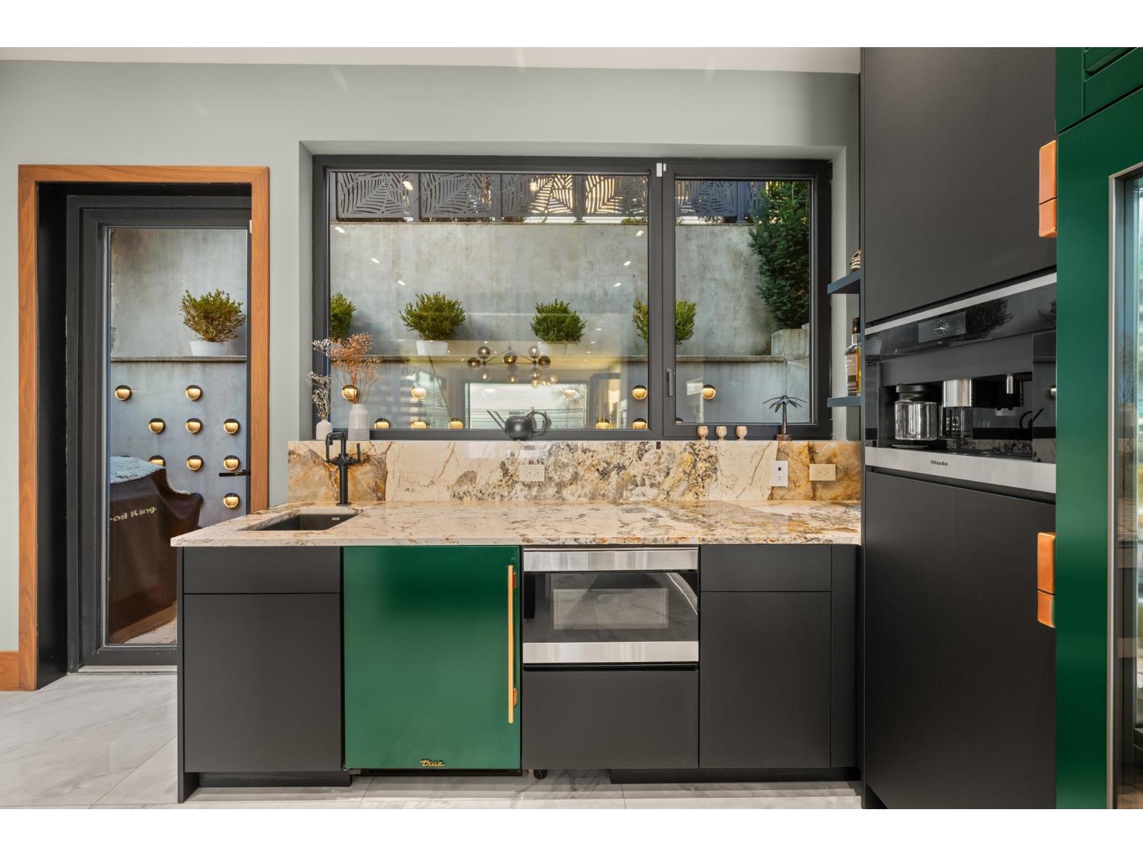 14555 Marine Drive, White Rock, British Columbia V4B 1B5 - Photo 16 - R3069349