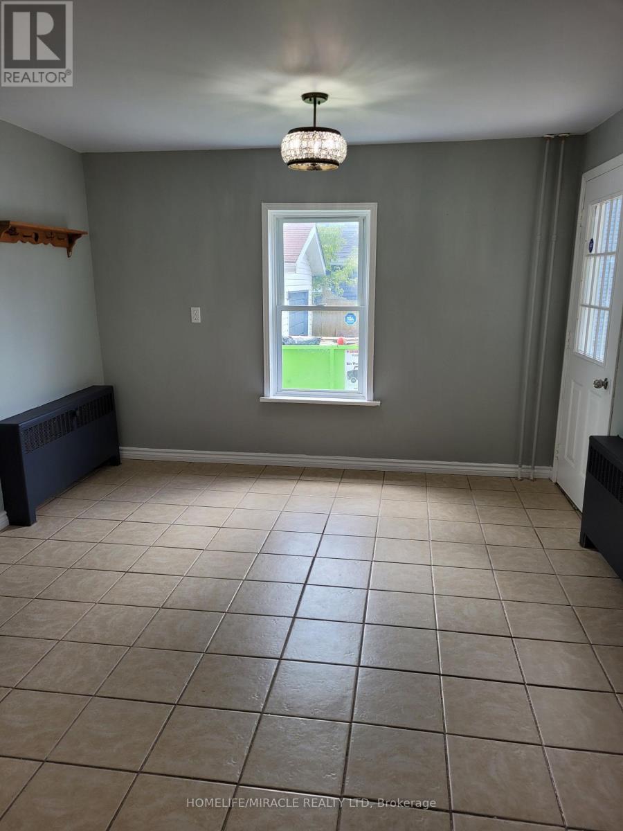 15 Francis Street, Quinte West, Ontario  K8V 1S4 - Photo 11 - X12572852