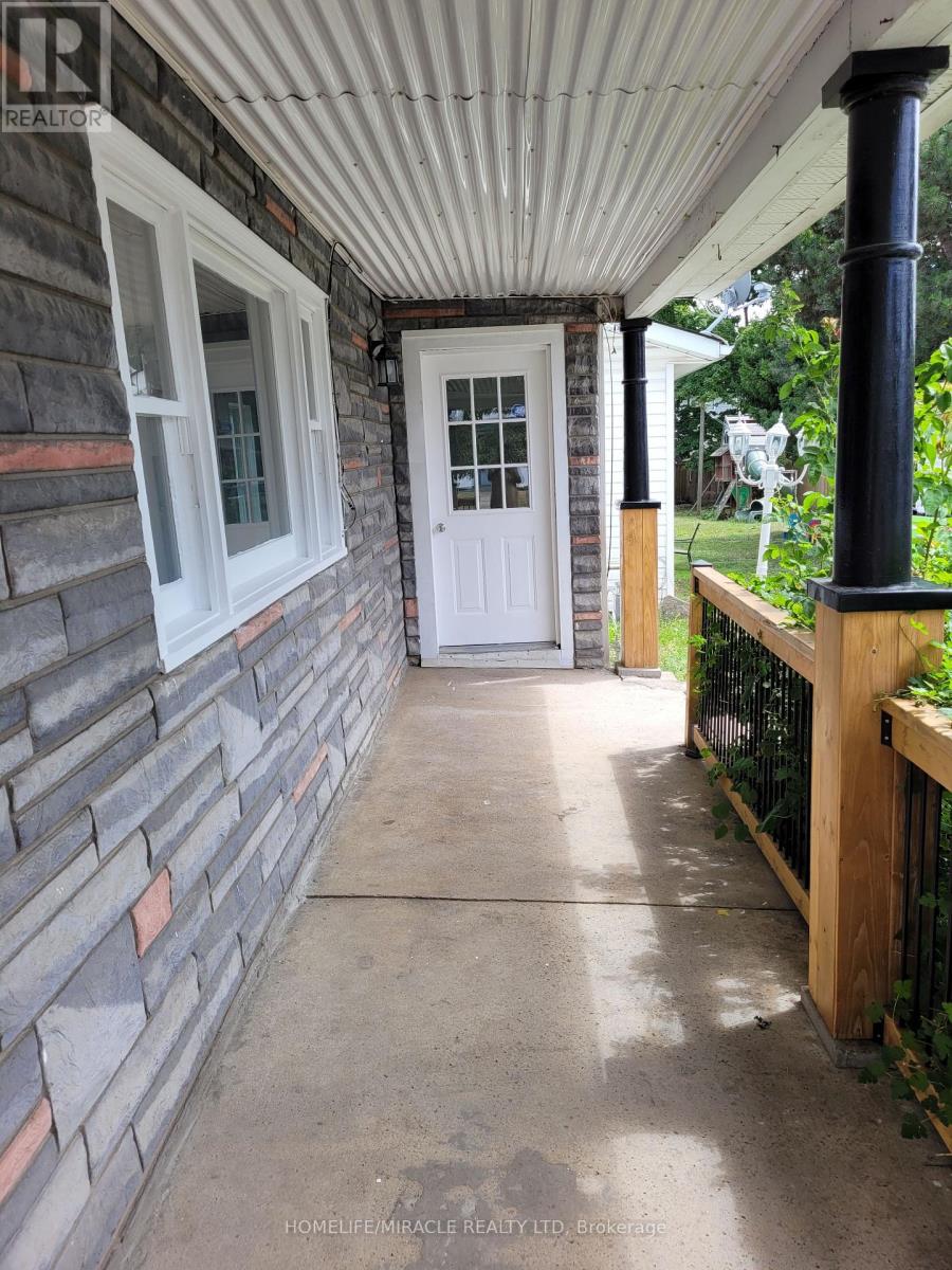 15 Francis Street, Quinte West, Ontario  K8V 1S4 - Photo 5 - X12572852