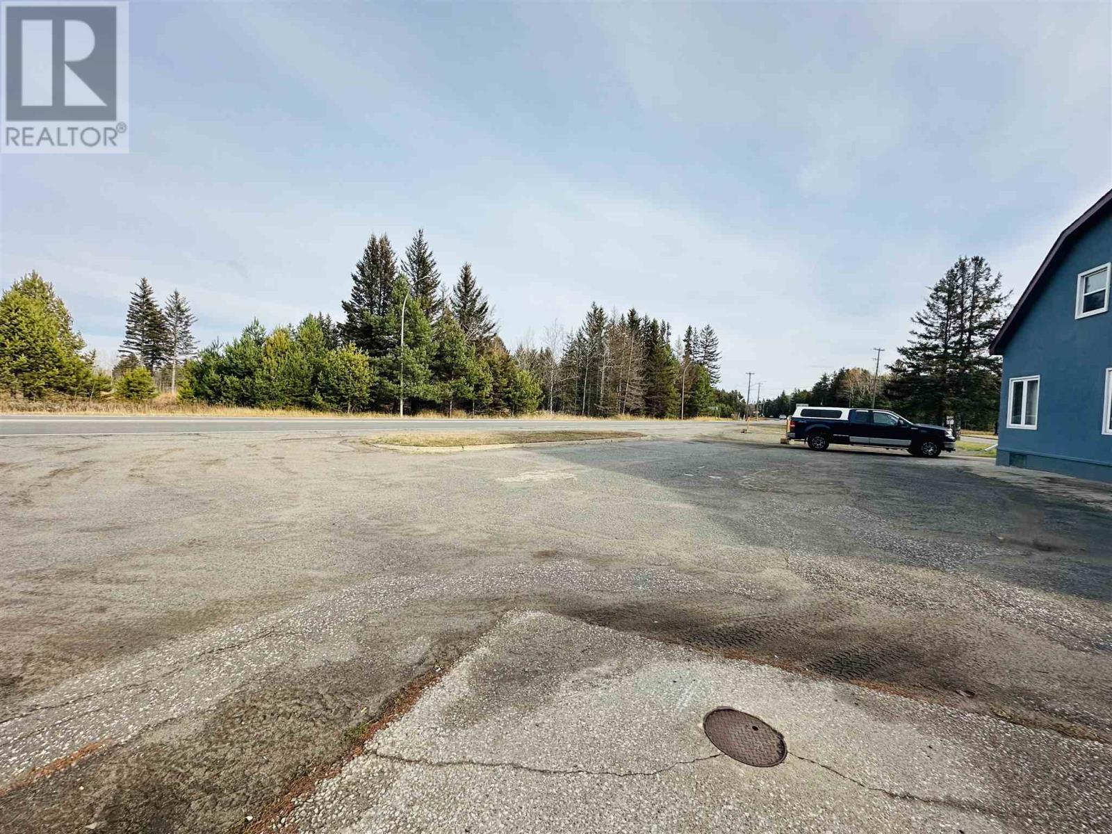 1925 Arthur St W, Thunder Bay, Ontario  P7K 1C7 - Photo 2 - TB251085