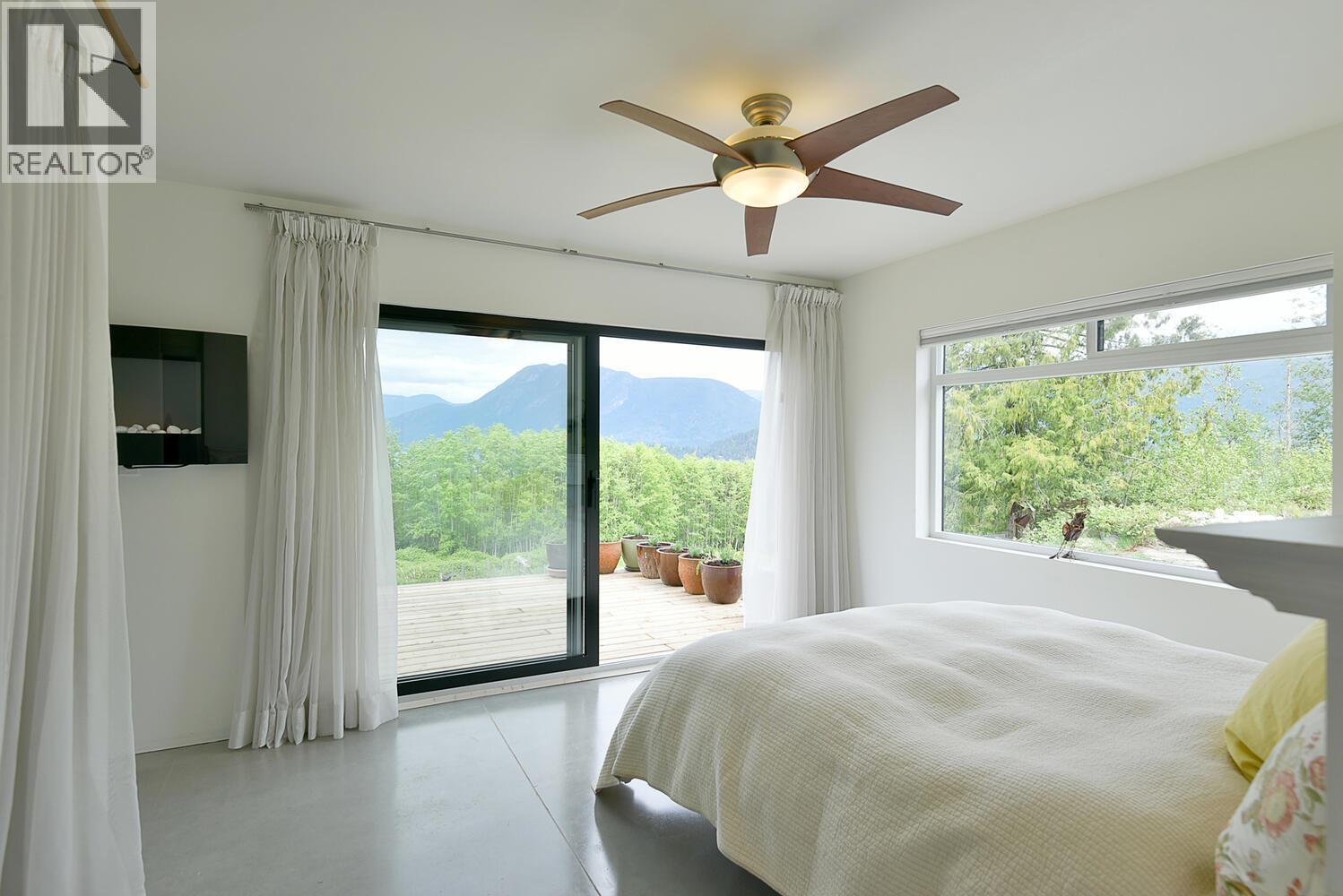 6400 Crowston Road, Sechelt, British Columbia  V7Z 0L1 - Photo 20 - R3069621