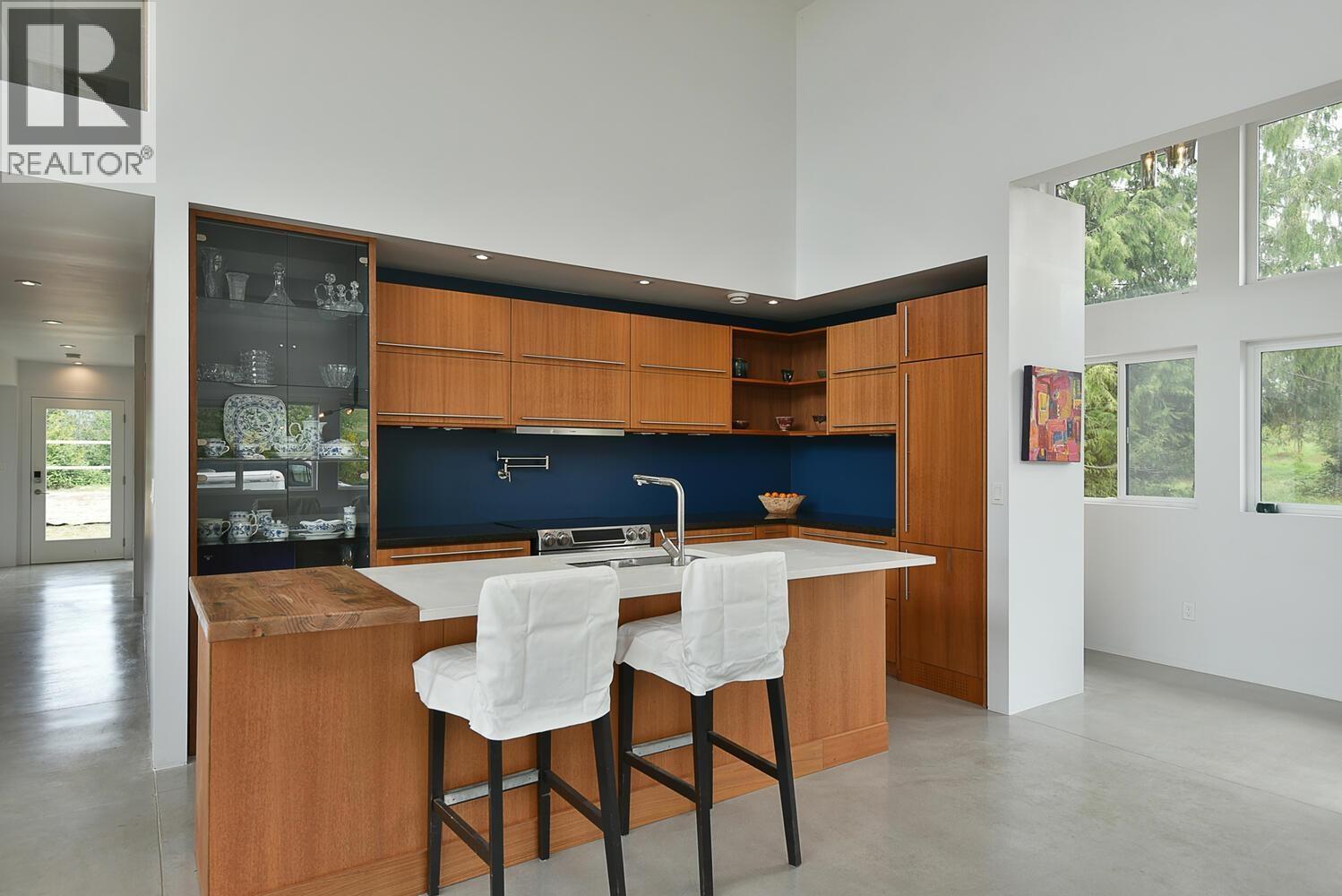 6400 Crowston Road, Sechelt, British Columbia  V7Z 0L1 - Photo 7 - R3069621