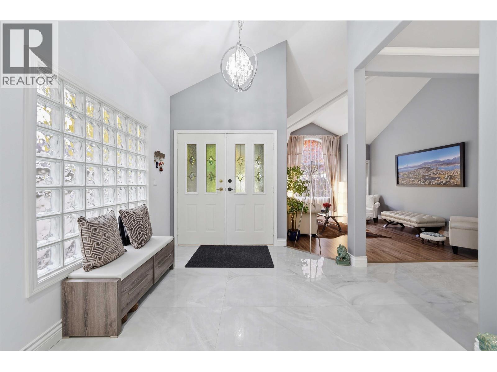 2773 Nadina Drive, Coquitlam, British Columbia  V3C 6A5 - Photo 3 - R3069636