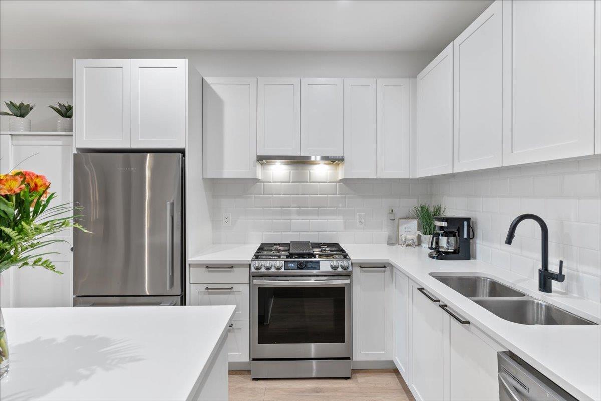 309 5415 BRYDON CRESCENT, Langley, British Columbia