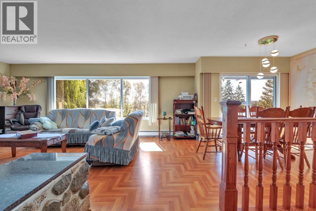 9370 263 Street, Maple Ridge, British Columbia  V2W 1K3 - Photo 4 - R3061745