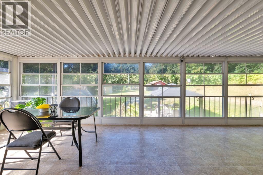 9370 263 Street, Maple Ridge, British Columbia  V2W 1K3 - Photo 8 - R3061745