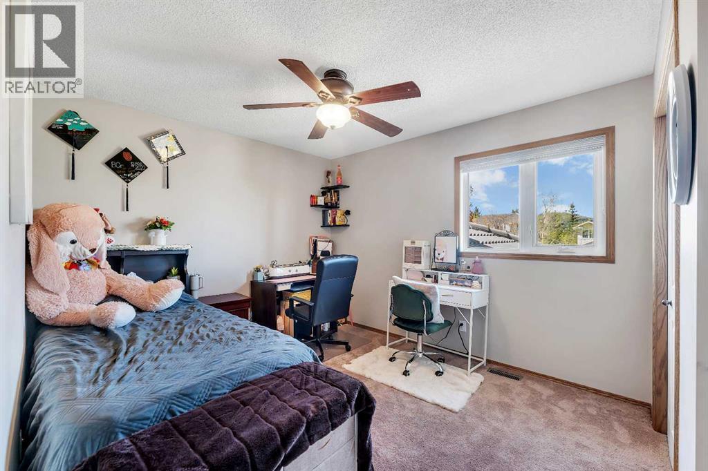 33 Edgevalley Way Nw, Calgary, Alberta  T3A 4X7 - Photo 34 - A2272405