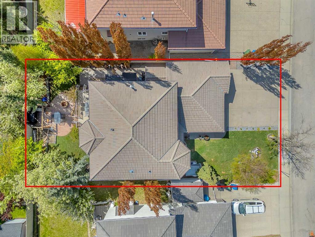 33 Edgevalley Way Nw, Calgary, Alberta  T3A 4X7 - Photo 3 - A2272405