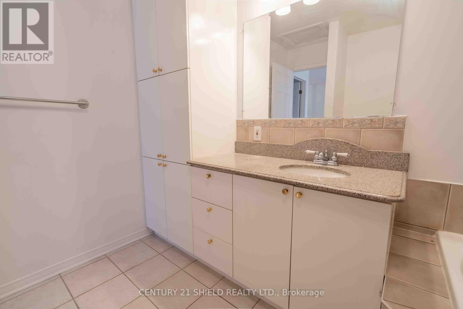 21255 Mcnaughton Court E, South Glengarry, Ontario  K0C 1E0 - Photo 13 - X12492584