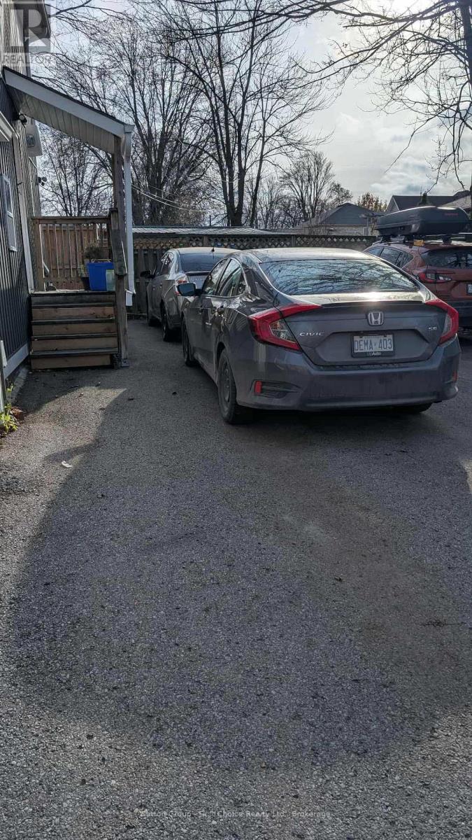 251 Upper - 253 Douro Street, Stratford, Ontario N5A 3S4 - Photo 3 - X12553316