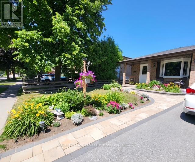 895 Exeter Street, Oshawa, Ontario  L1G 6R9 - Photo 2 - E12541130