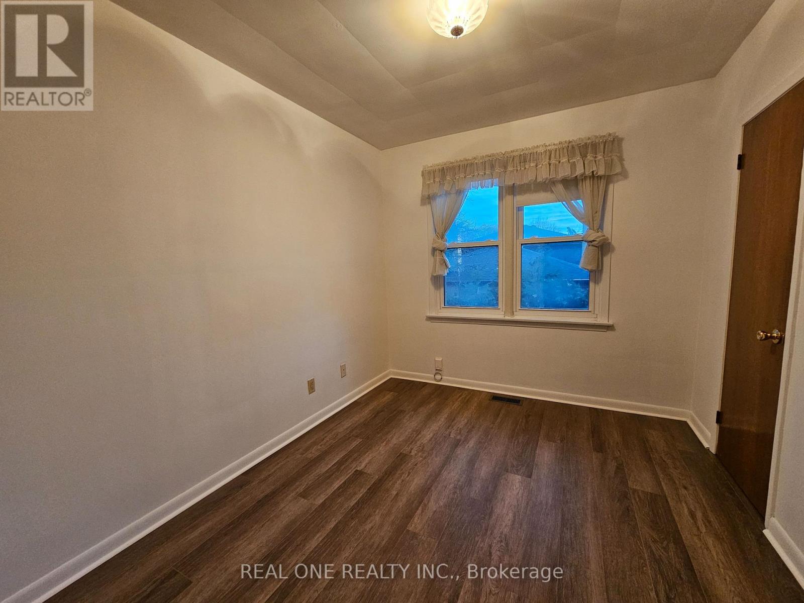 6 Fairhill Crescent, Toronto, Ontario  M3A 1N6 - Photo 11 - C12572870