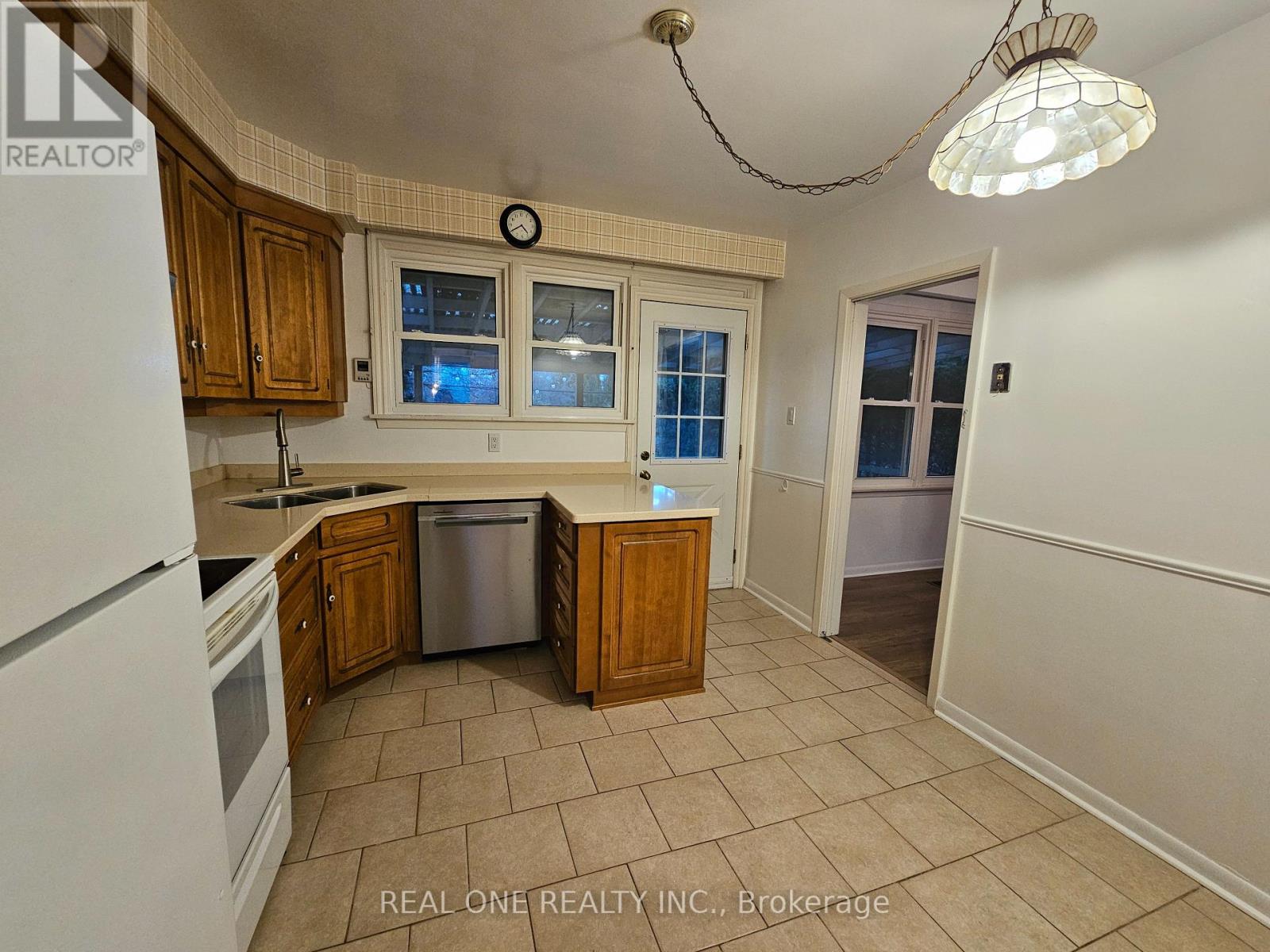 6 Fairhill Crescent, Toronto, Ontario  M3A 1N6 - Photo 8 - C12572870