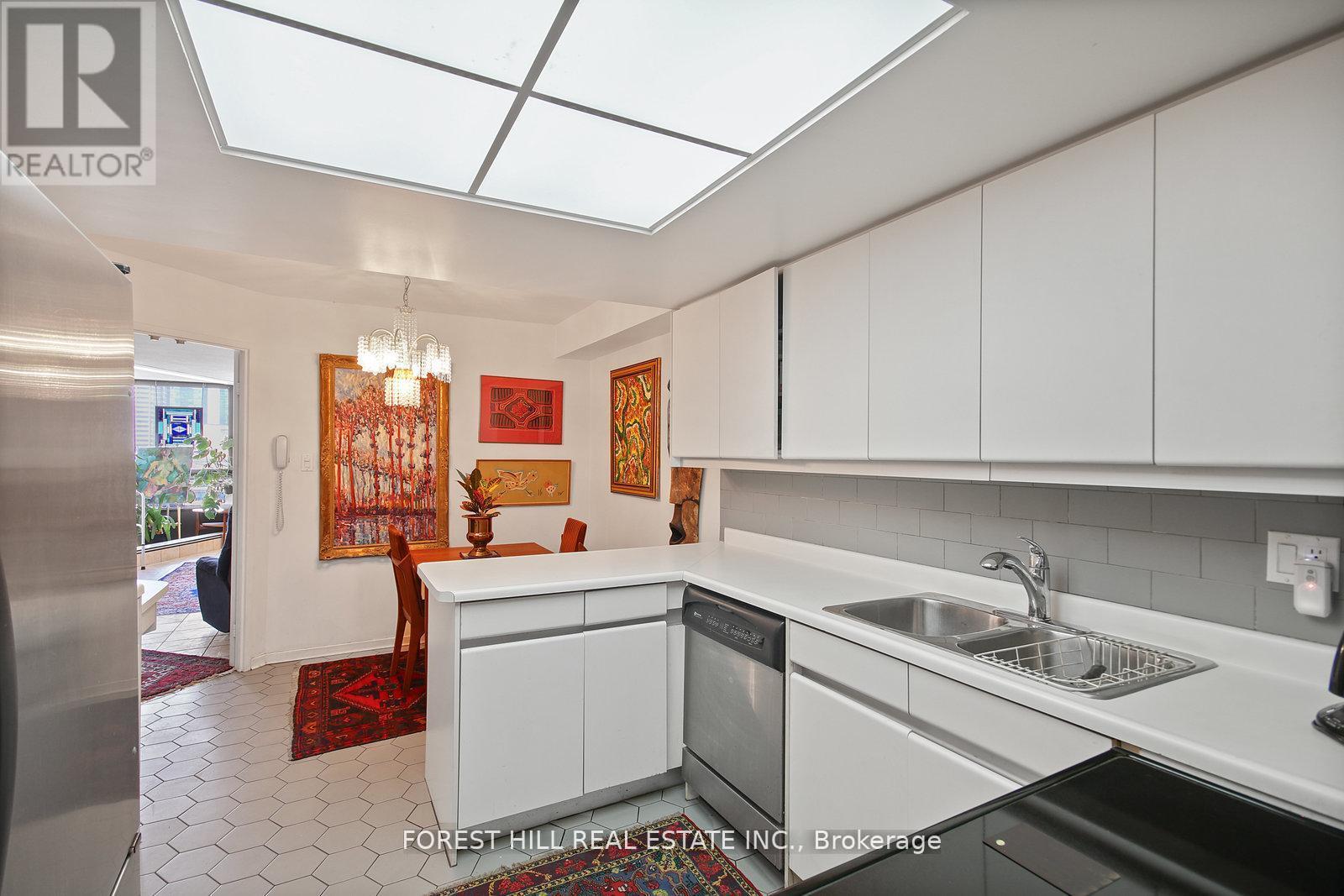 1101 - 130 Carlton Street, Toronto, Ontario  M5A 4K3 - Photo 11 - C12572884