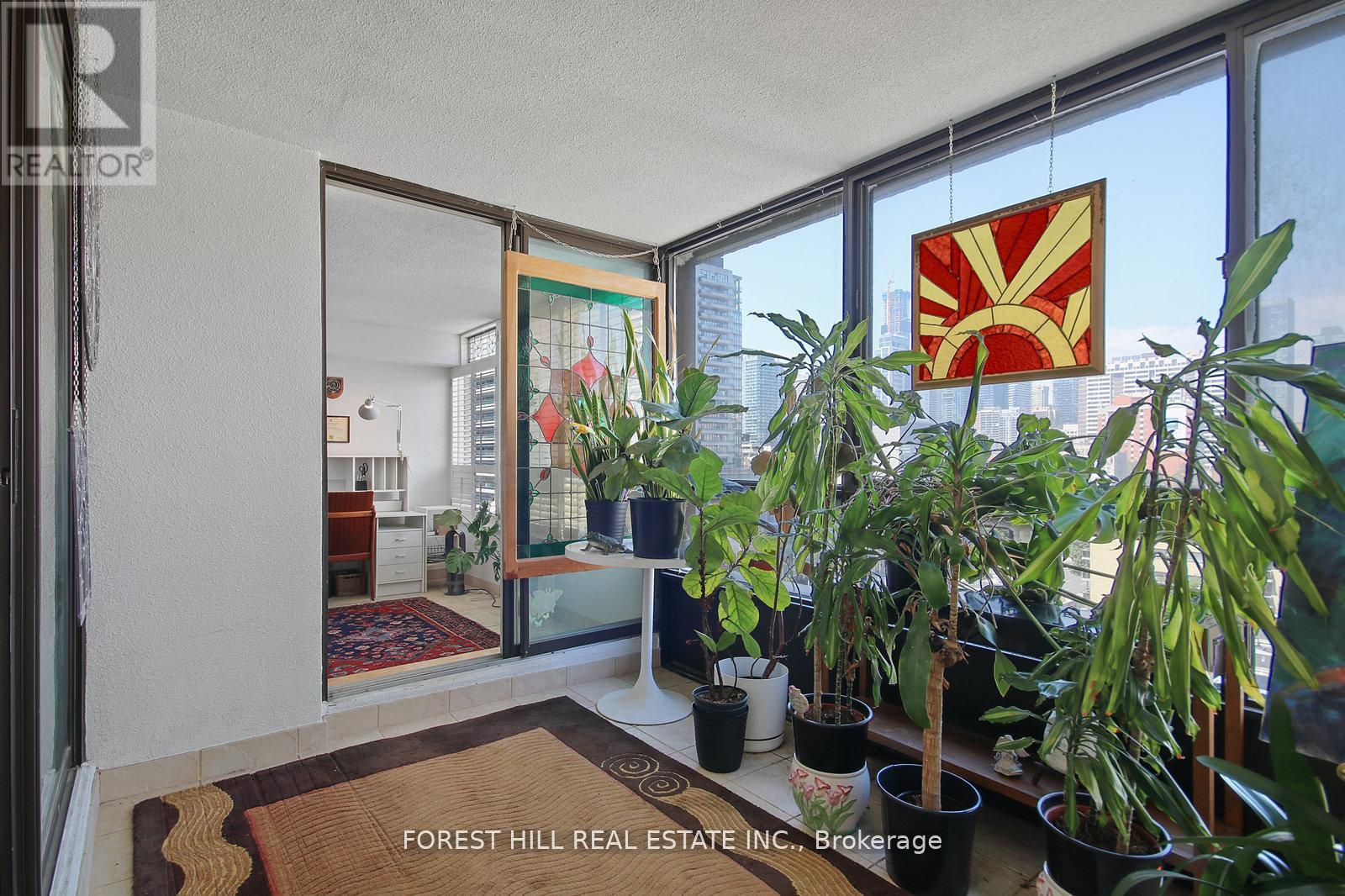 1101 - 130 Carlton Street, Toronto, Ontario  M5A 4K3 - Photo 17 - C12572884