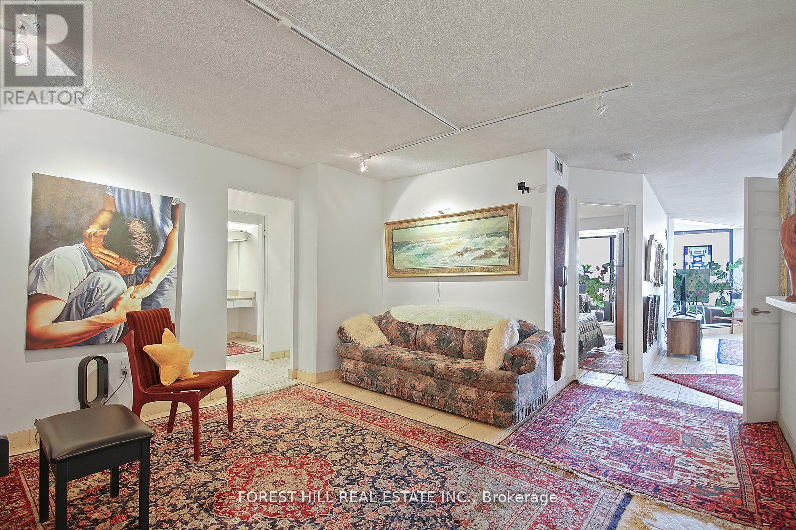 1101 - 130 Carlton Street, Toronto, Ontario  M5A 4K3 - Photo 5 - C12572884