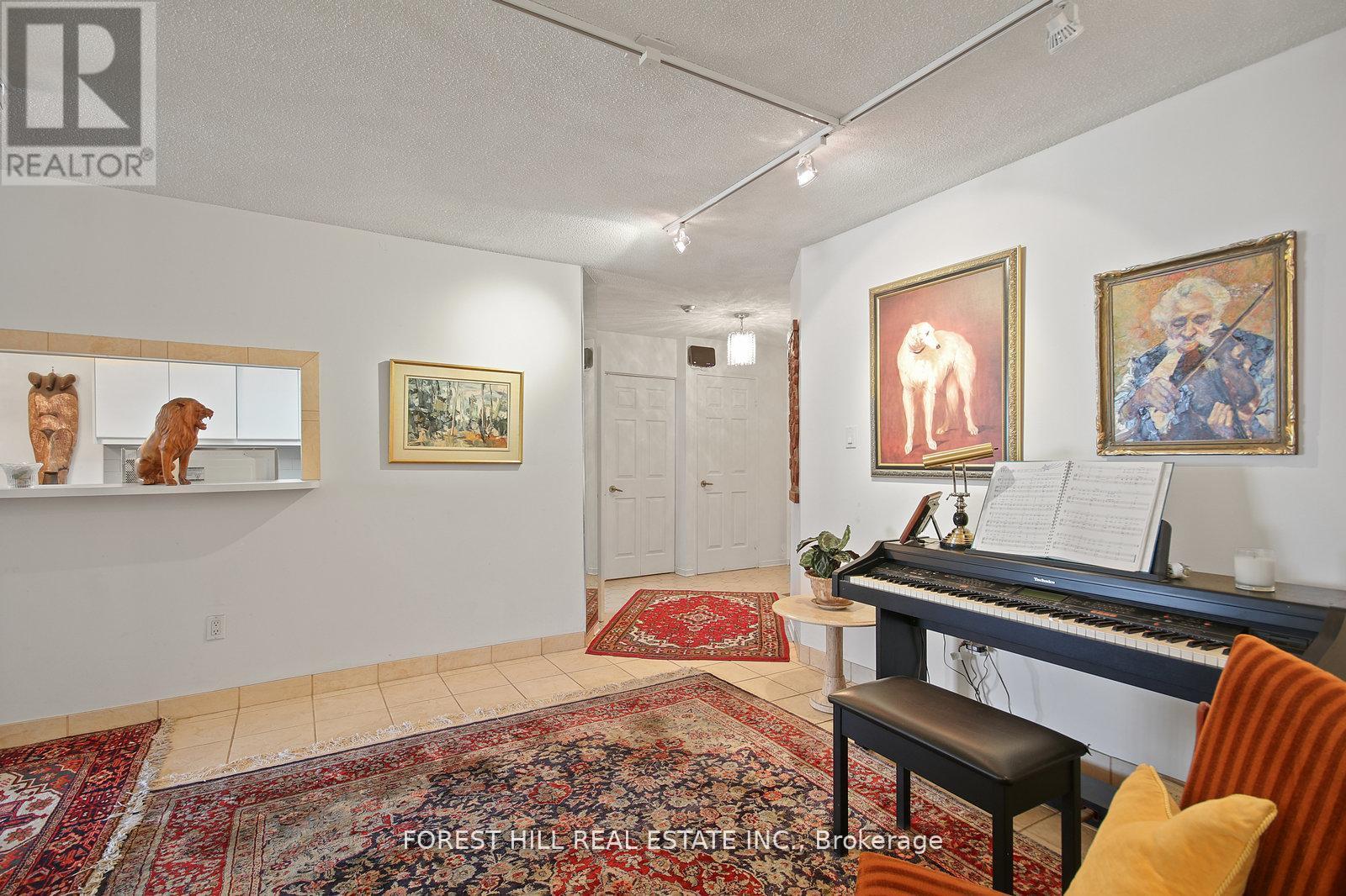 1101 - 130 Carlton Street, Toronto, Ontario  M5A 4K3 - Photo 7 - C12572884