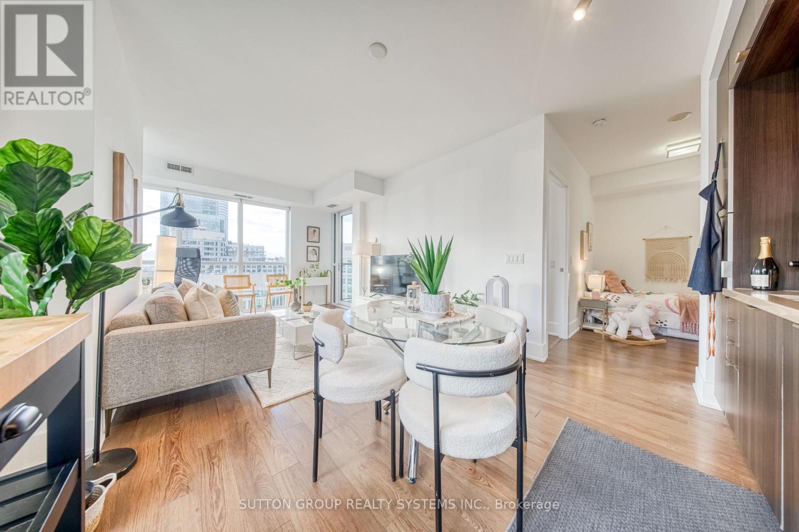 1912 - 300 Front Street W, Toronto, Ontario  M5V 0E9 - Photo 13 - C12572962