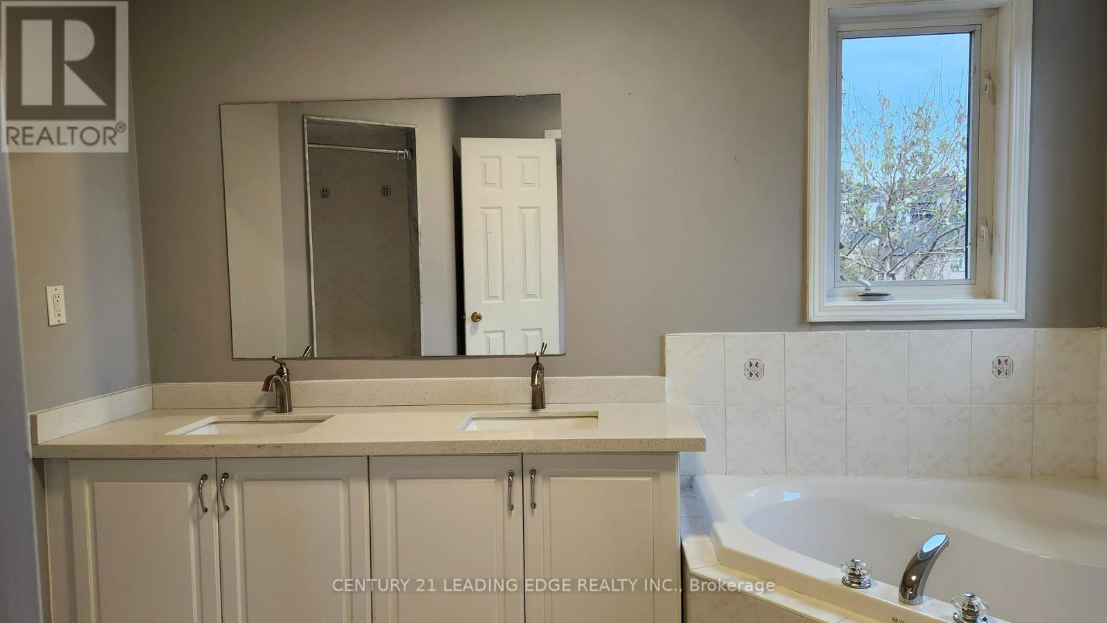 7 Angela Court, Markham, Ontario  L3S 4K8 - Photo 17 - N12555606