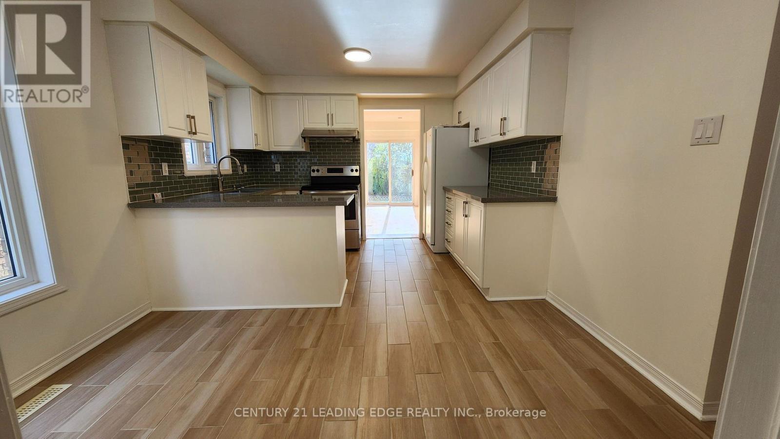 7 Angela Court, Markham, Ontario  L3S 4K8 - Photo 6 - N12555606