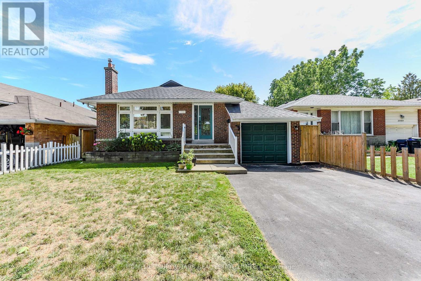 3987 Bloor Street W, Toronto, Ontario  M9B 1M2 - Photo 2 - W12378836