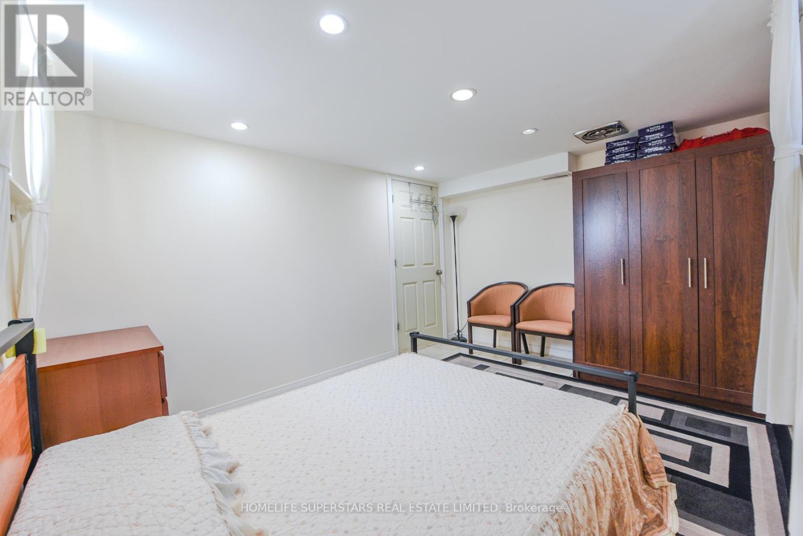 3987 Bloor Street W, Toronto, Ontario  M9B 1M2 - Photo 49 - W12378836