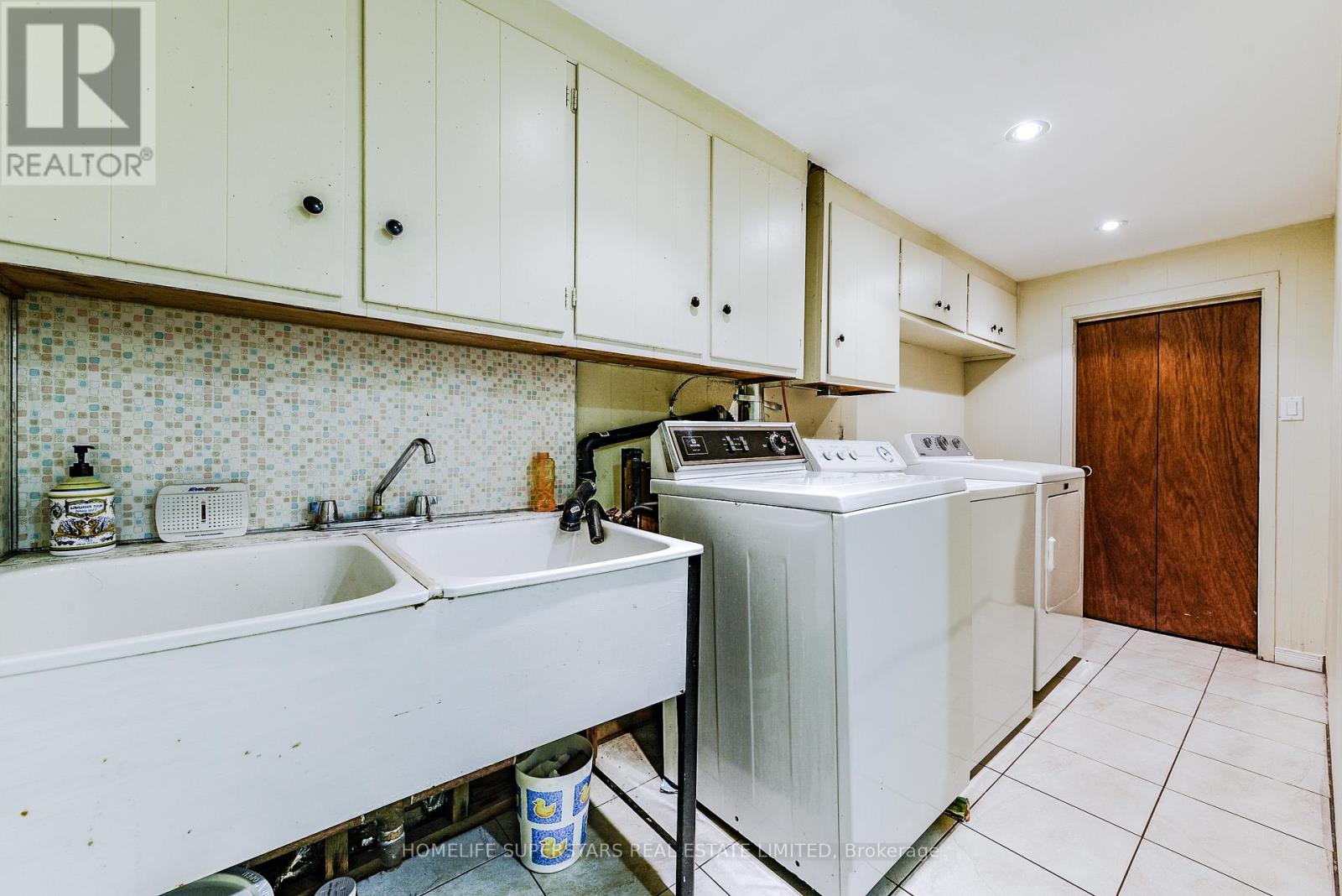 3987 Bloor Street W, Toronto, Ontario  M9B 1M2 - Photo 34 - W12378836