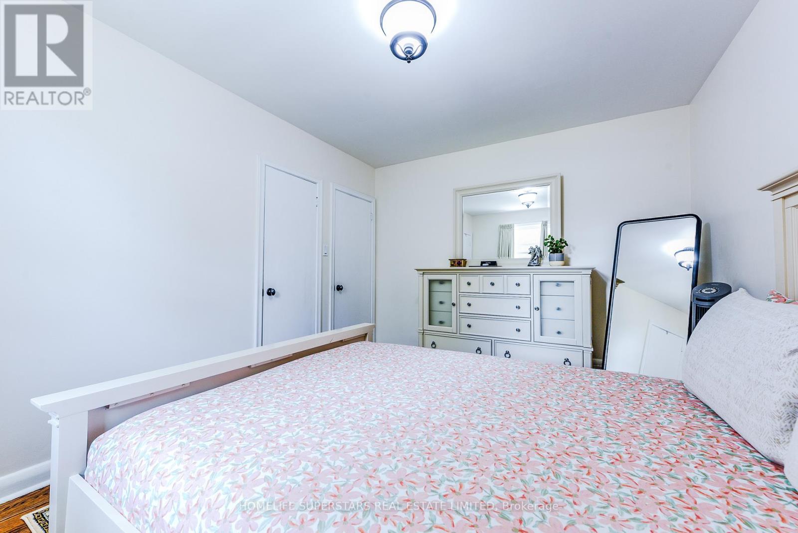 3987 Bloor Street W, Toronto, Ontario  M9B 1M2 - Photo 17 - W12378836