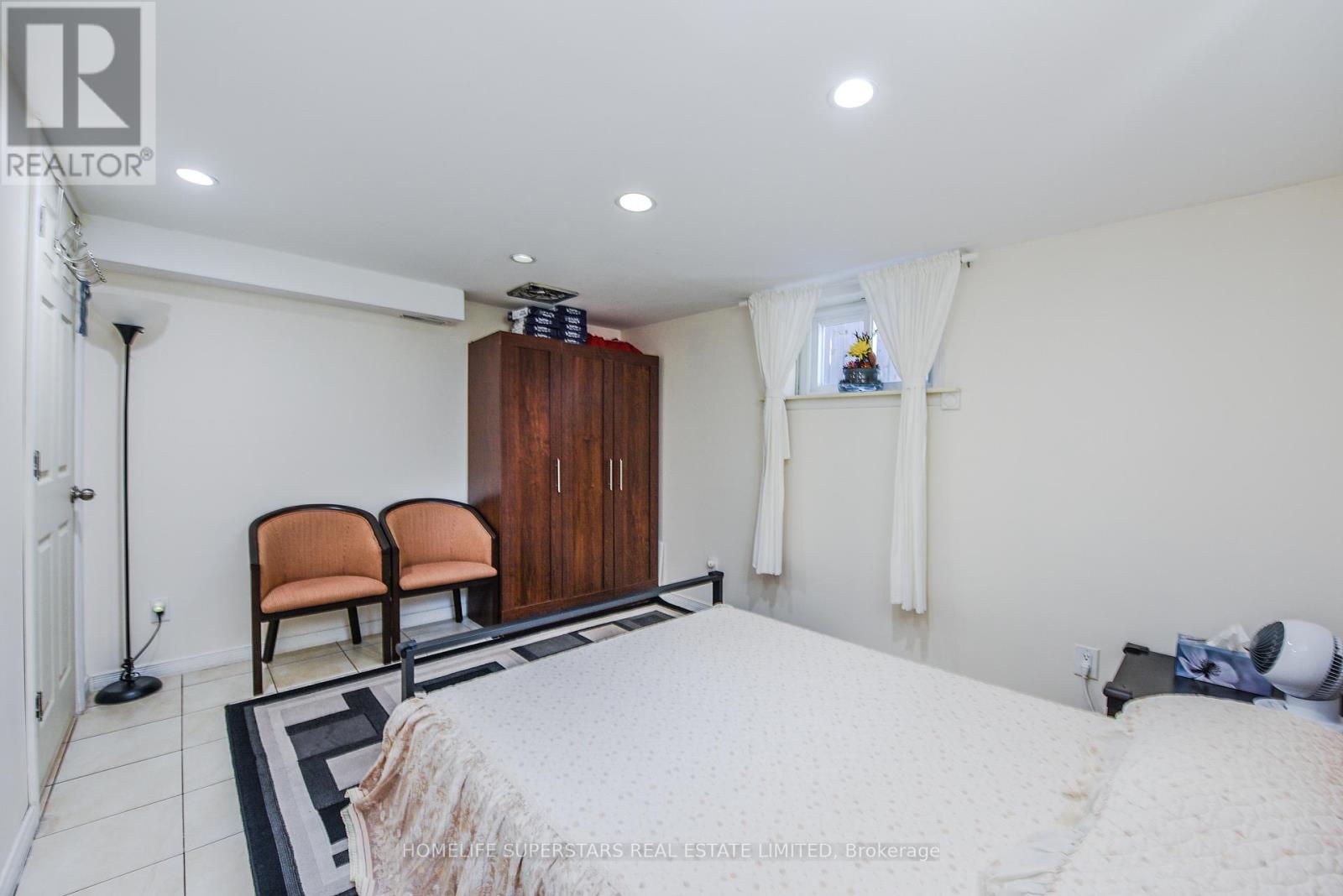 3987 Bloor Street W, Toronto, Ontario  M9B 1M2 - Photo 42 - W12378836