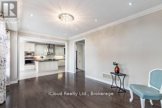 109 Kaitting Trail, Oakville, Ontario L6M 0T6 - Photo 13 - W12531894