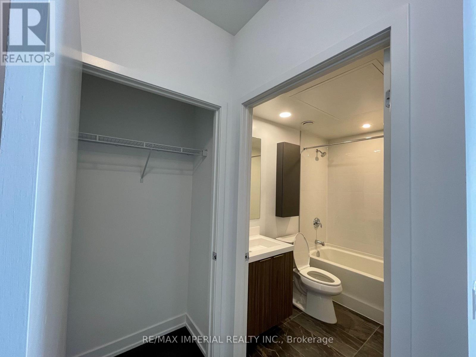 207 - 50 O'neill Road, Toronto, Ontario  M3C 0H1 - Photo 16 - C12569194