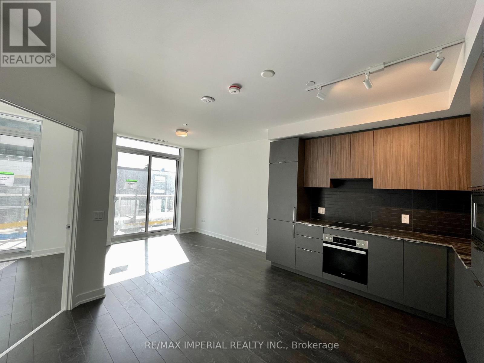 207 - 50 O'neill Road, Toronto, Ontario  M3C 0H1 - Photo 2 - C12569194