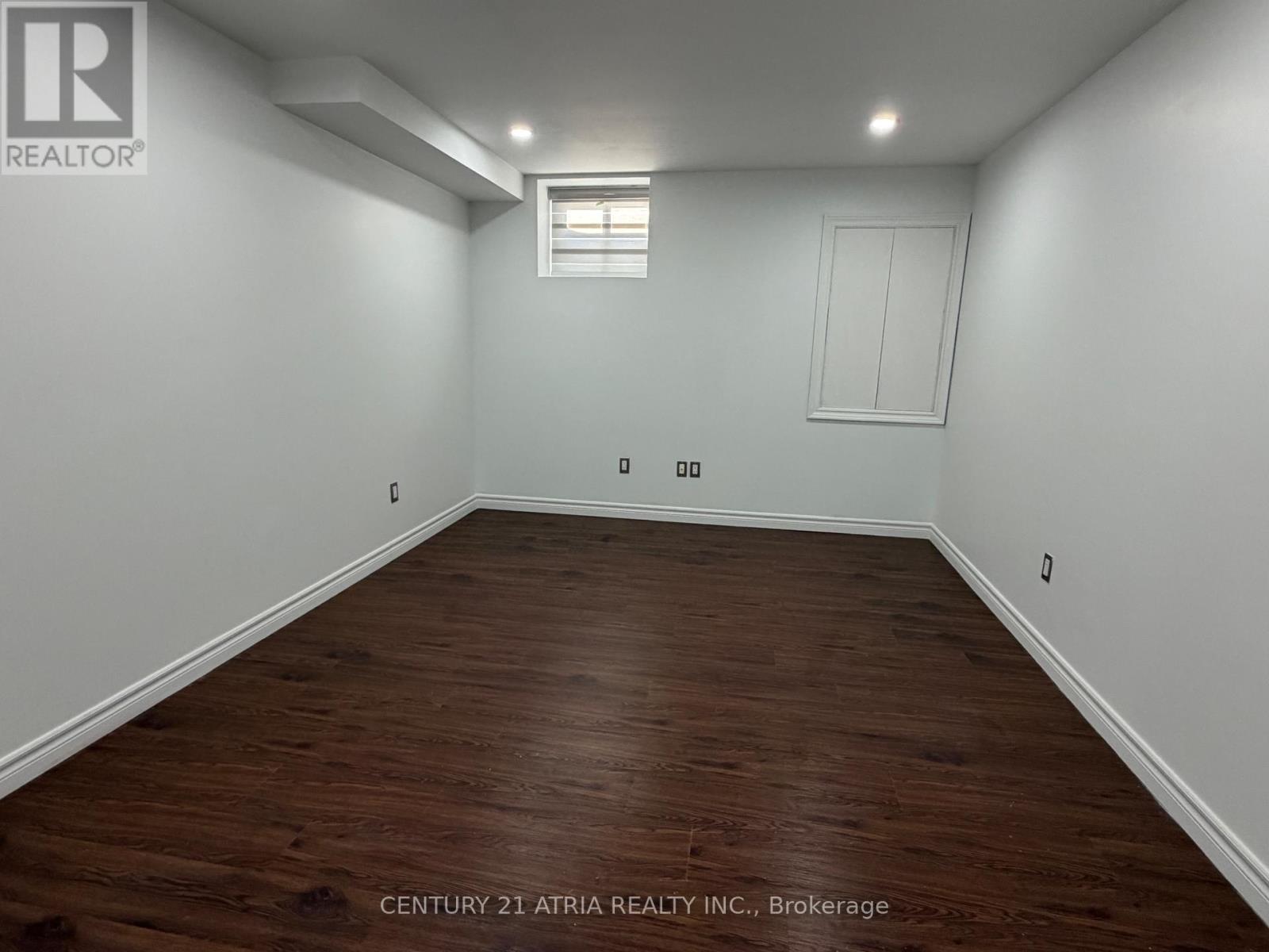 31 Seggar Avenue, Ajax, Ontario  L1T 4E2 - Photo 8 - E12536356