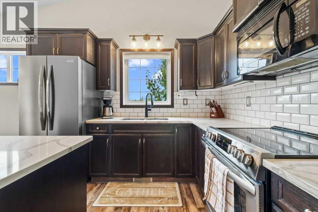 90 Larsen Crescent, Red Deer, Alberta  T4R 0J1 - Photo 5 - A2261323