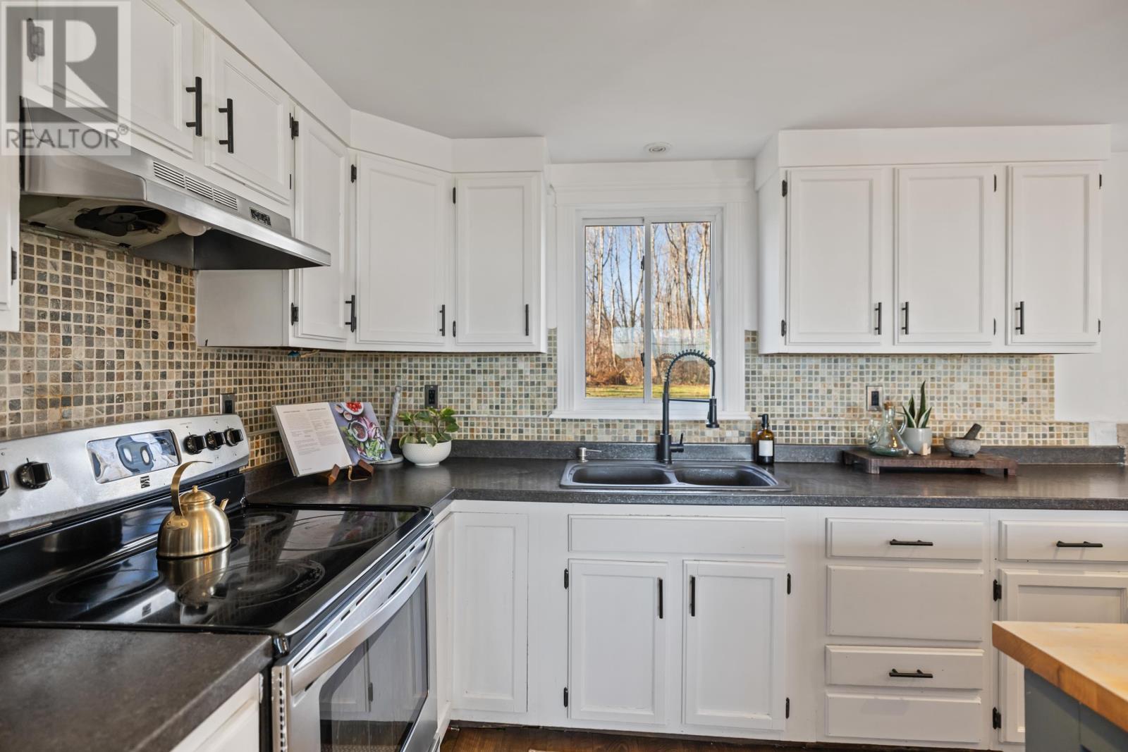 636 Colville Road, North Wiltshire, Prince Edward Island  C0A 1Y0 - Photo 15 - 202528488