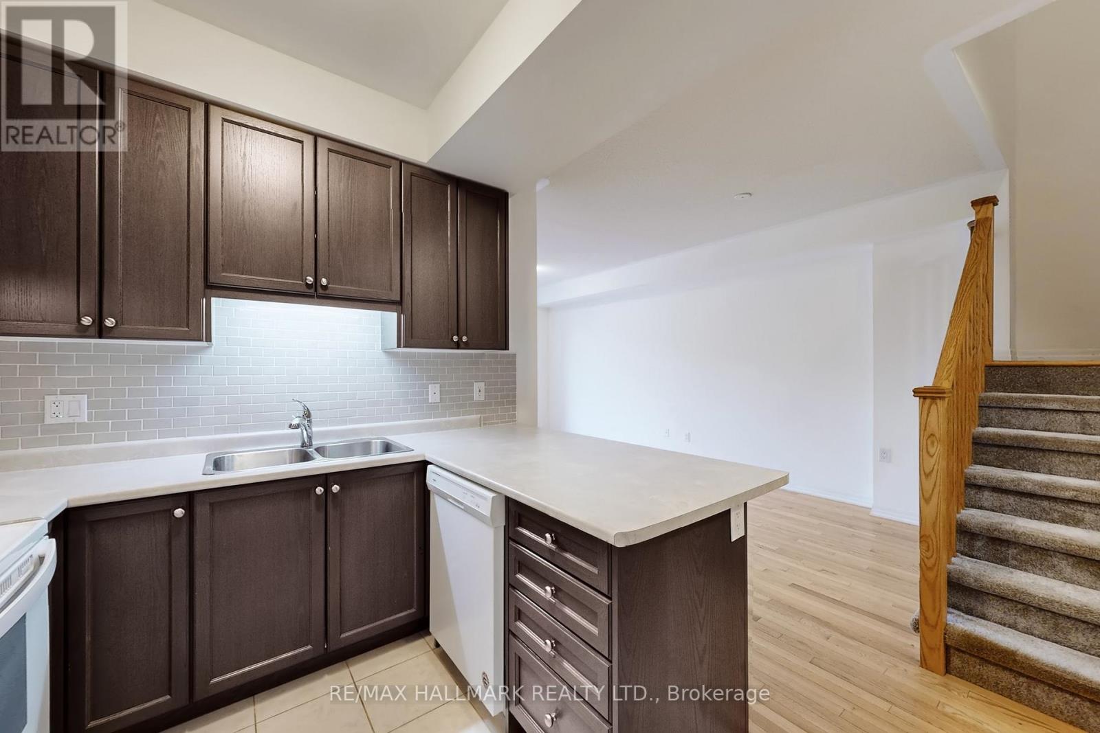 106 Bravo Lane, Newmarket, Ontario  L3X 0L3 - Photo 11 - N12572876